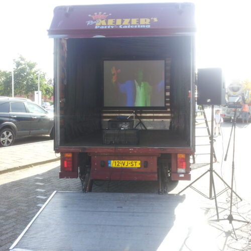 beamer in vrachtwagen 1
